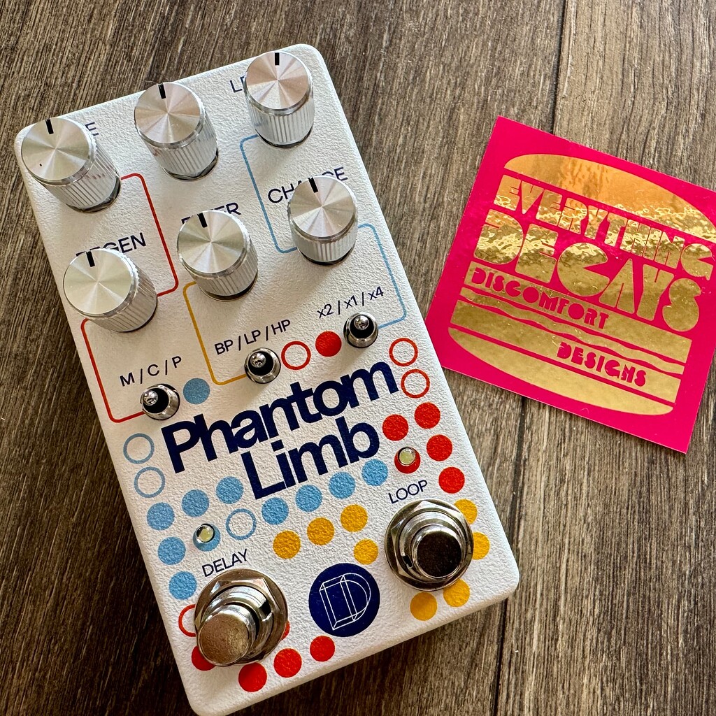 Phantom Limb: a pedal (randomly triggered loopers and delay) by